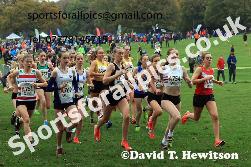 Womens Under-17s relay, 2025 Northern Cross Country Relays, Graves Park, Sheffield. Photo: David T. Hewitson/Sports for All Pics